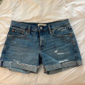 GAP 26P 5” Jean shorts